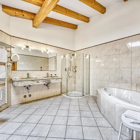 Hotel Traubenheim 4*